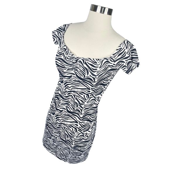 Divided x H&M Off-the-Shoulder Zebra Print Mini Dress - Picture 4 of 6